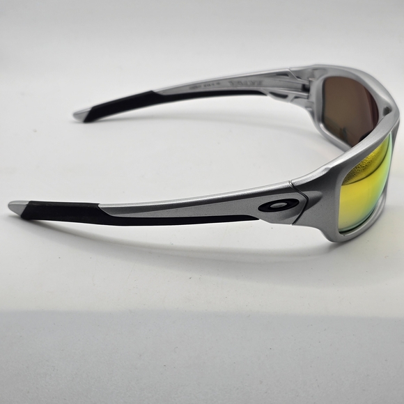 Oakley VALVE Silver Polarized Sunglasses with Yellow Lenses - Picture 4 of 7